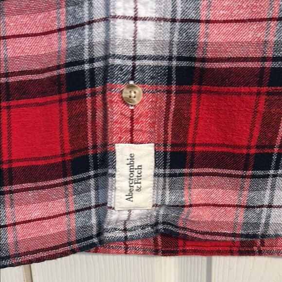 ABERCROMBIE & FITCH Medium Muscle Fit Red Blue White Flannel Plaid Button Down - Picture 2 of 7